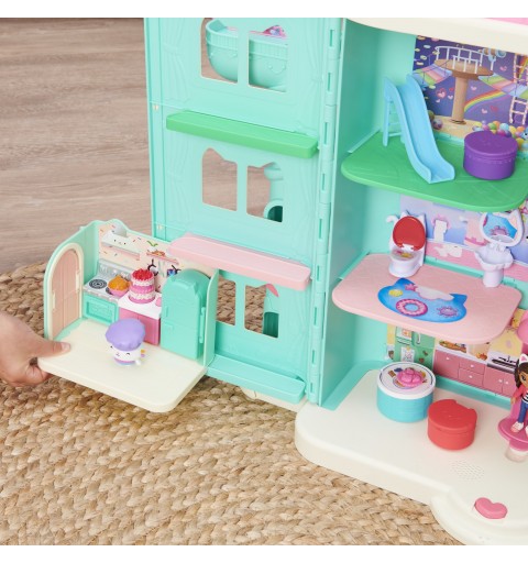 Gabby's Dollhouse Gabby‘s Dollhouse Deluxe Raum, Bakey with Cakey, Küche mit Kuchi (engl. Cakey), Möbelstücken und thematischem