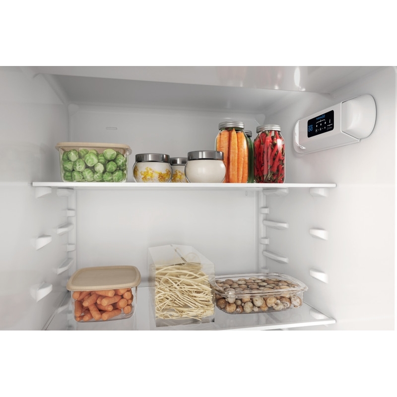 Indesit INC18D021A1 Built-in 268 L E White