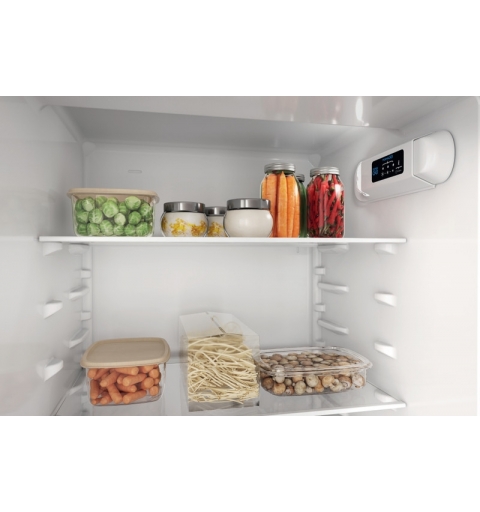 Indesit INC18D021A1 Built-in 268 L E White