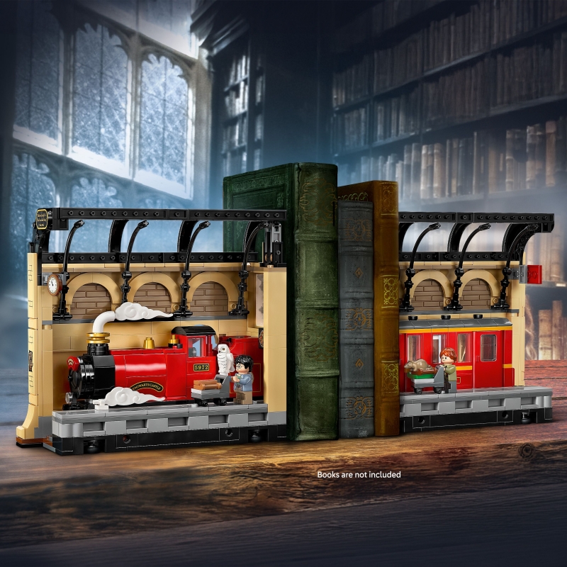 LEGO Book Nook Hogwarts™ Express