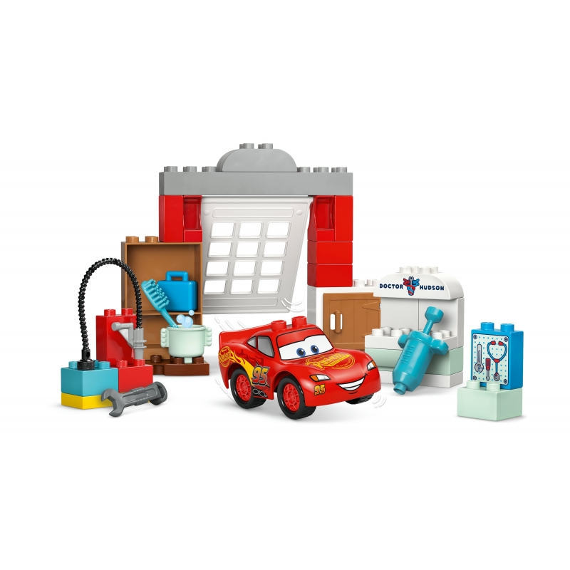 LEGO McQueens Besuch in Docs Werkstatt