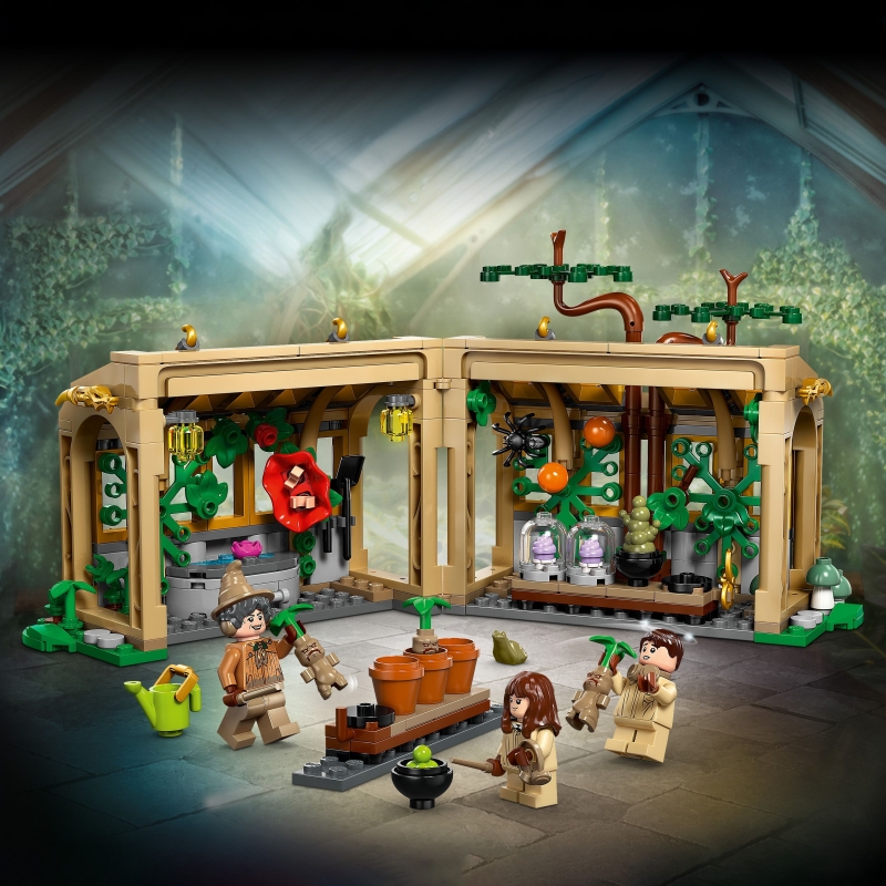 LEGO Harry Potter Hogwarts™ Castle Herbology Class