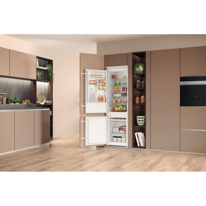 Hotpoint HAC18D031A1 Built-in 268 L E White