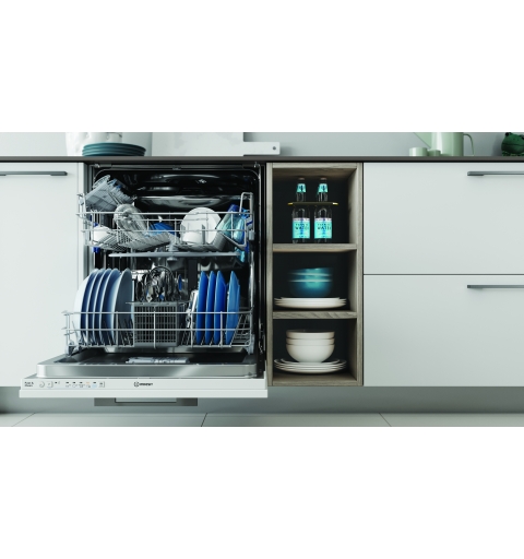 Indesit Lavastoviglie BI 60 cm, classe E, 14 coperti, Push&Go