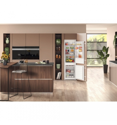 Hotpoint Ariston Frigorifero combinato ad incasso HAC18D011A1