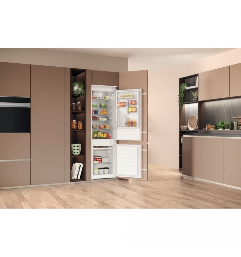 Hotpoint Ariston Frigorifero combinato ad incasso HAC18D011A1