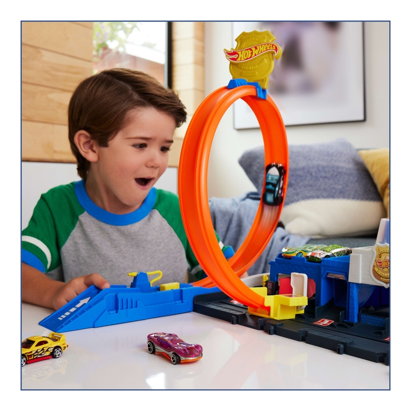Hot Wheels City Super Police Station Playset with 1 64 Scale Police Toy Car & Adjustable Track Loop