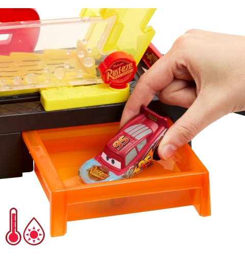 Disney Pixar Cars Disney and Pixar Cars Color Changers Race Ready Car Wash Playset & Color Changing Lightning McQueen