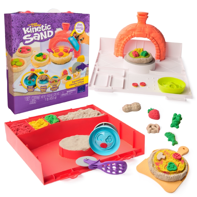 Kinetic Sand , Set di Gioco Squish Pizza, con 452 g di Sabbia e 5 Attrezzi, Giocattoli per Bambini e Bambine, 5+ Anni