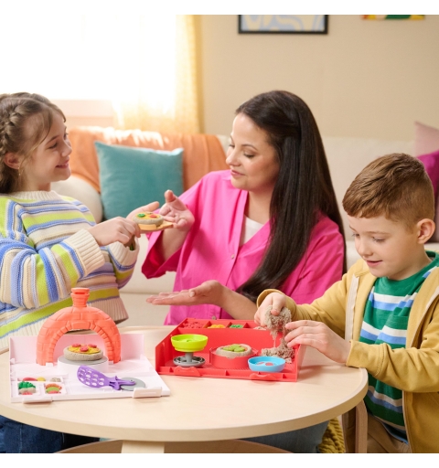 Kinetic Sand , Set di Gioco Squish Pizza, con 452 g di Sabbia e 5 Attrezzi, Giocattoli per Bambini e Bambine, 5+ Anni