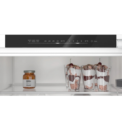 Bosch Serie 4 KIN96VFD0 nevera y congelador Integrado 290 L D Blanco