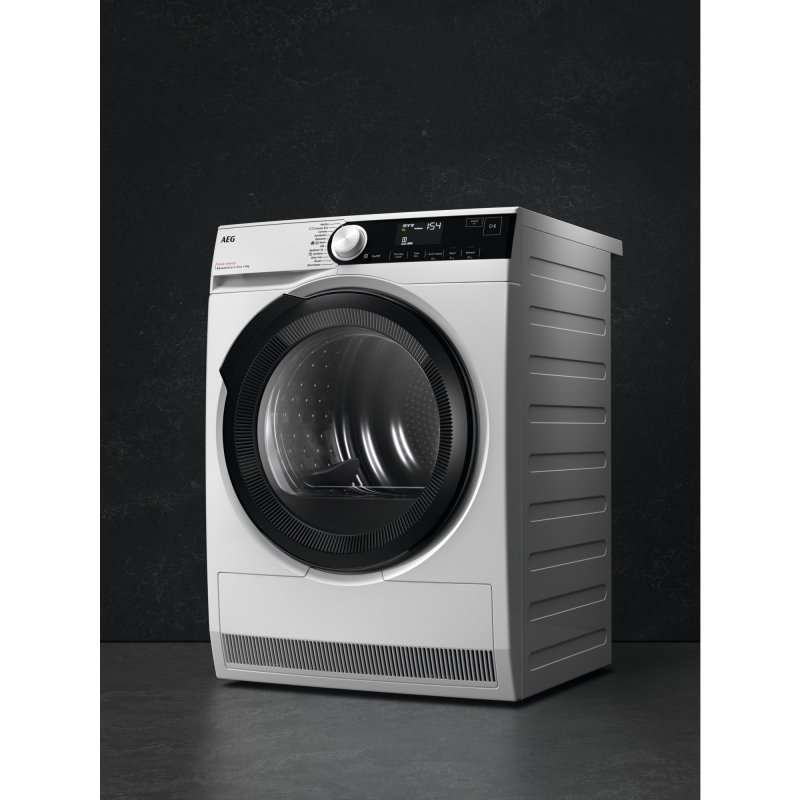 AEG Series 8000 TR8HD9B tumble dryer Freestanding Front-load 9 kg White