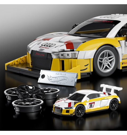 Mattel Brick Shop Hot Wheels ‘15 Audi R8 LMS Building Toy Kit (820 Pieces), for Collectors