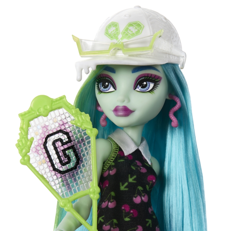 Monster High BURIED SECRETS Courtside Fang-Out Doll