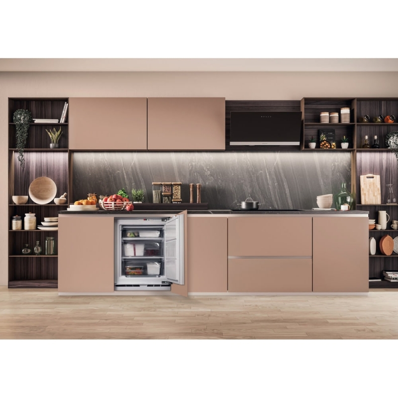 Hotpoint Ariston Congelatore verticale HABUFZ011