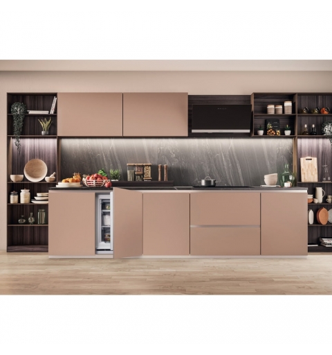 Hotpoint Ariston Congelatore verticale HABUFZ011