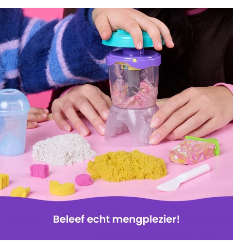 Kinetic Sand - Smoothie Mixer Spielset, mit 397 g Sand in 3 Farben, handbetriebenem Mixer, Werkzeugen, Eisförmchen und mehr,