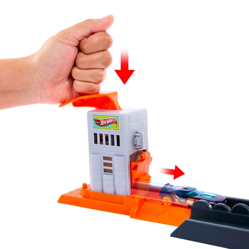 Hot Wheels City Gorilla Slam Attack Playset & Toy Car, Multiple Ways to Play, Speed Snap Track