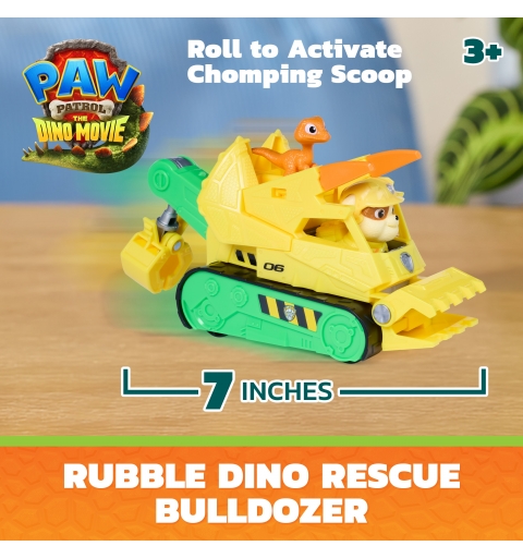 PAW Patrol The Dino Movie, Dino Rescue Bulldozer de Rubble con acción de dentellada y gancho articulado, 2 figuras de acción