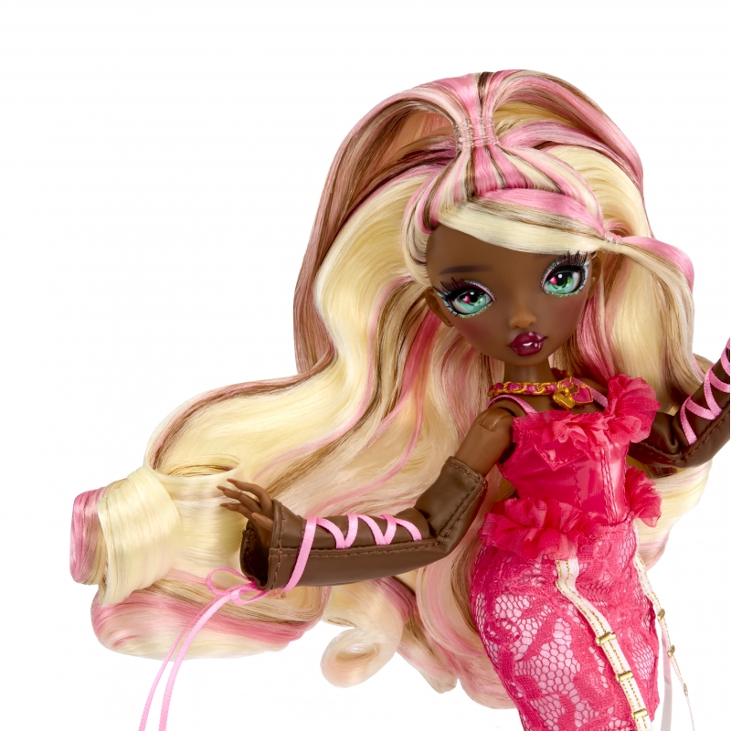 MGA Entertainment Mirror Mi Amora Valentina