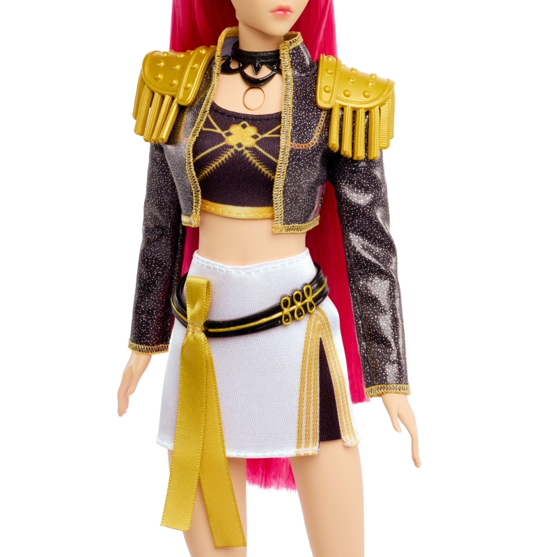 Mattel KPop Demon Hunters HUNTR X Mira “Golden” Singing Doll in Removable Outfit & 5 Posable Joints